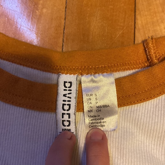 Orange sleeved long sleeve - Picture 2 of 2